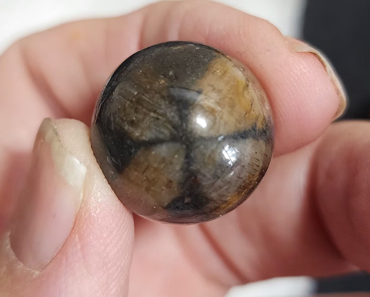 Chiastalite mini spheres